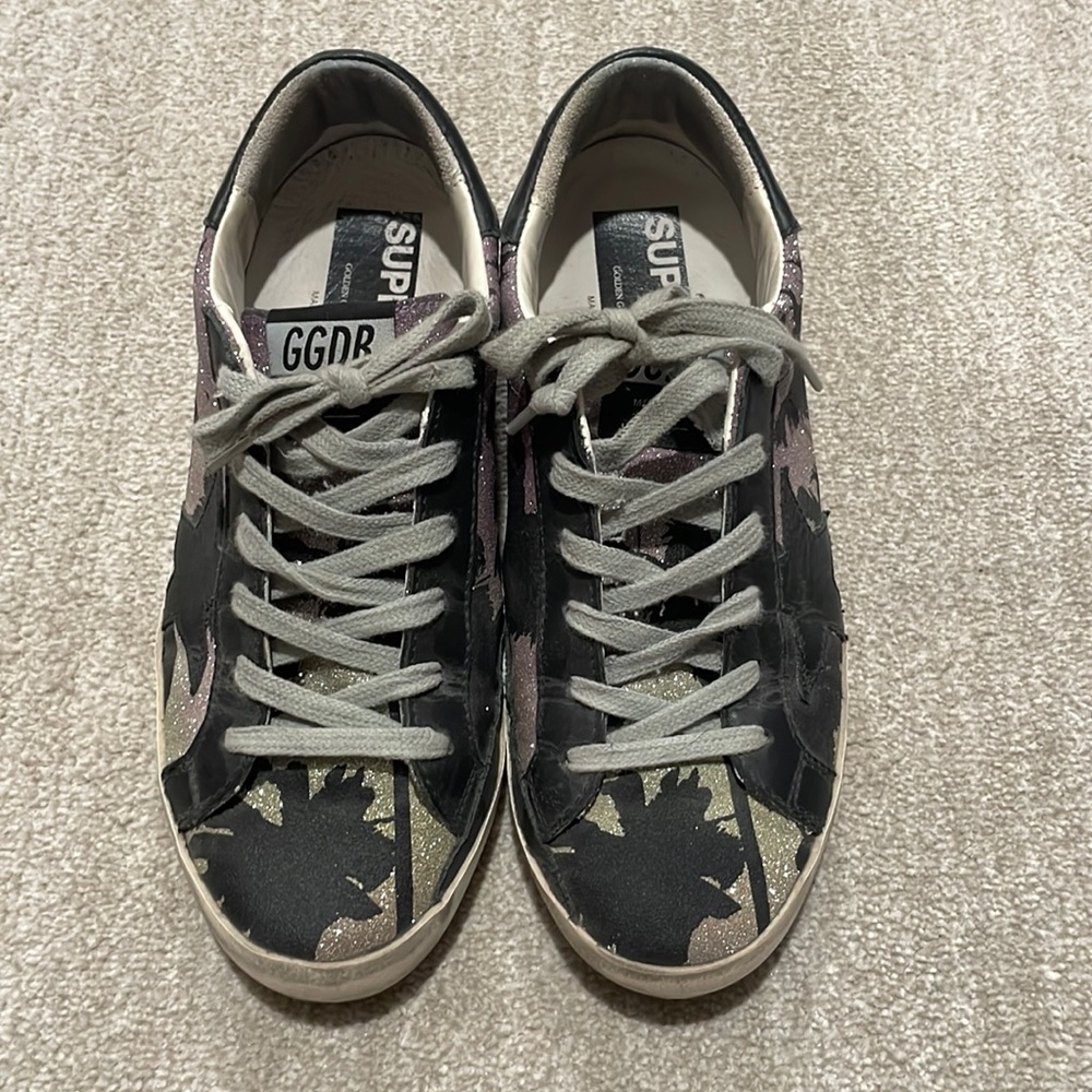 Golden Goose superstar size 37